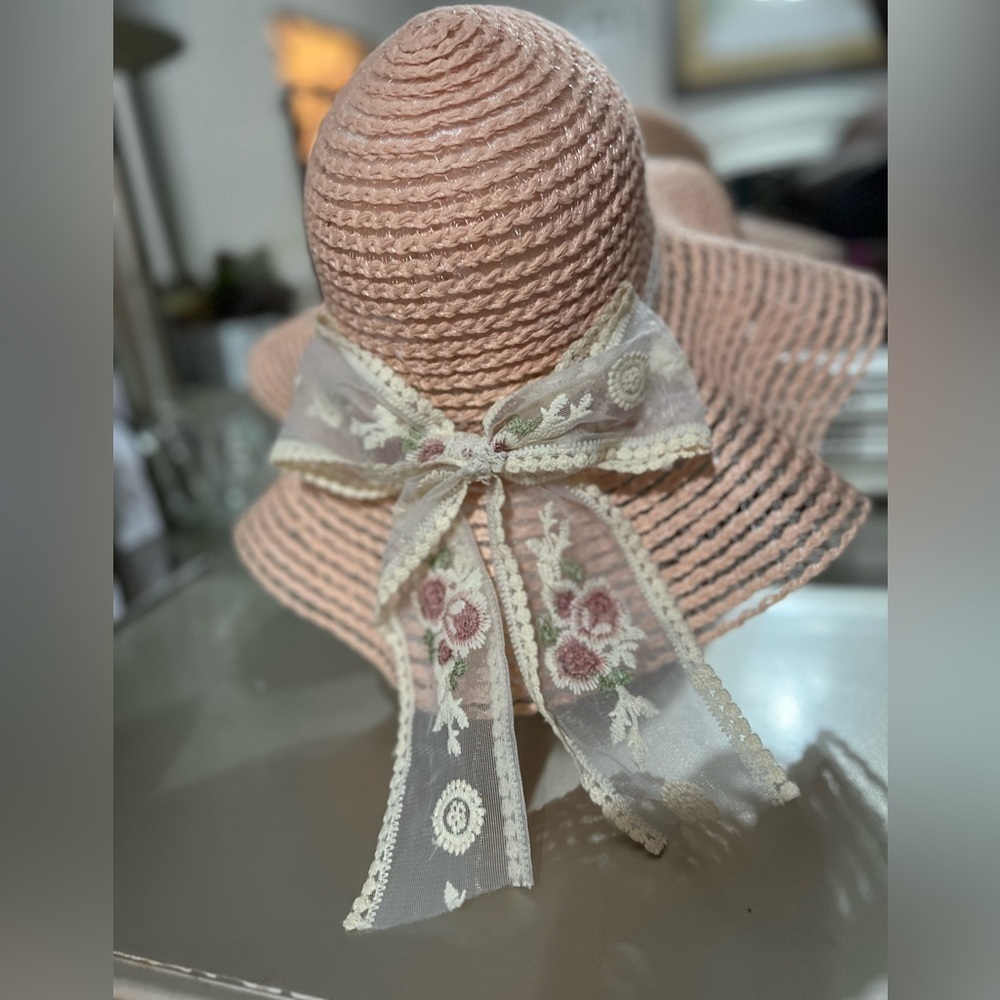 Beach Hat - Picture 4 of 5